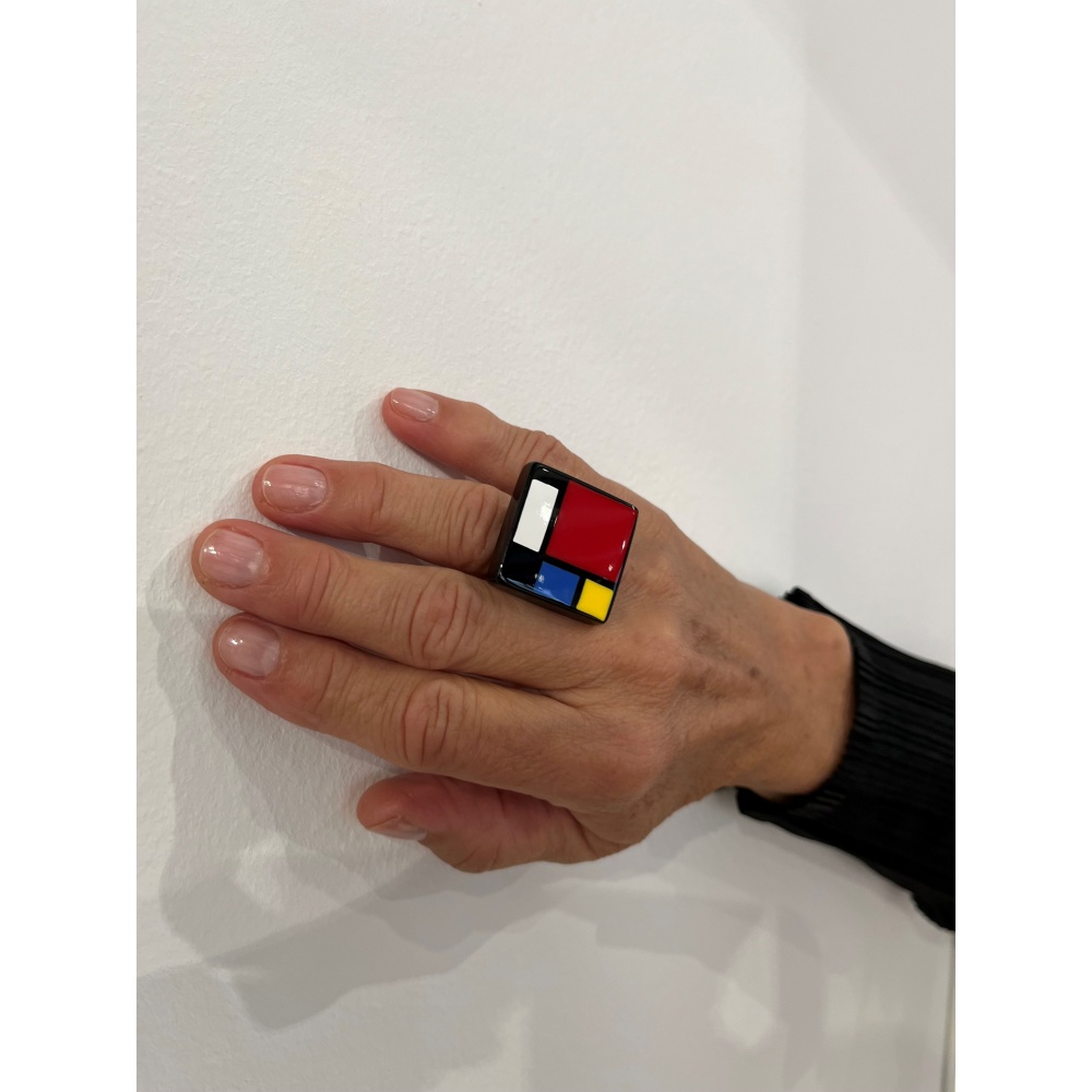 Legacy by Zsiska, Ring, mondrian